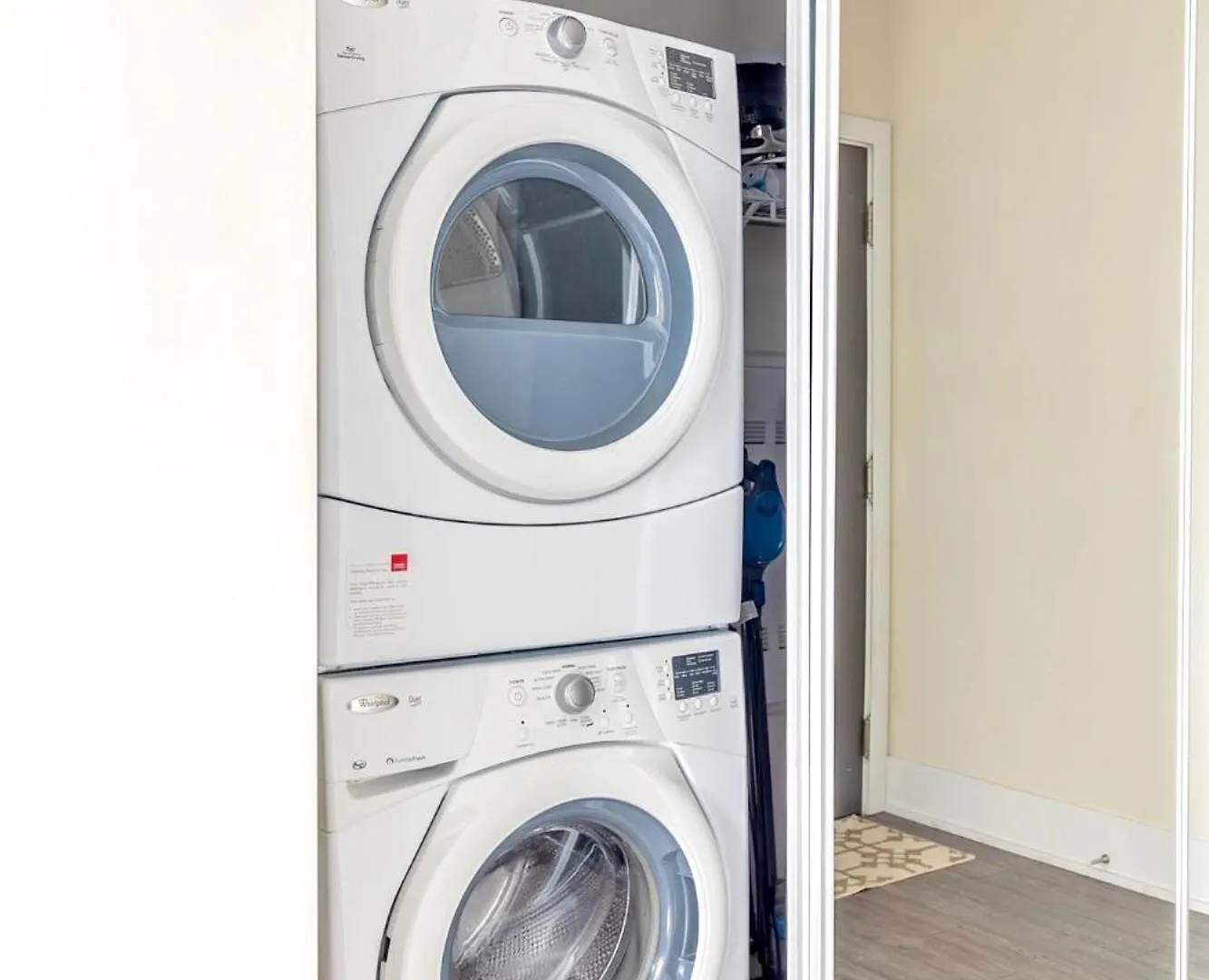 Luxury 1Br Condo - King Bed With City Views Toronto 0*,  Canada